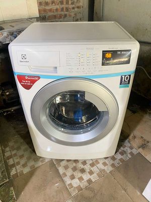 Bán máy giặt Electrolux 9kg inverter mới 85%