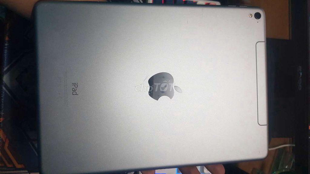 Apple iPad Pro 9.7 inch 128GB Xám. Mua bán Máy tính bảng tại Huyện Châu Thành Bến Tre được đăng bởi Zeus hình 1