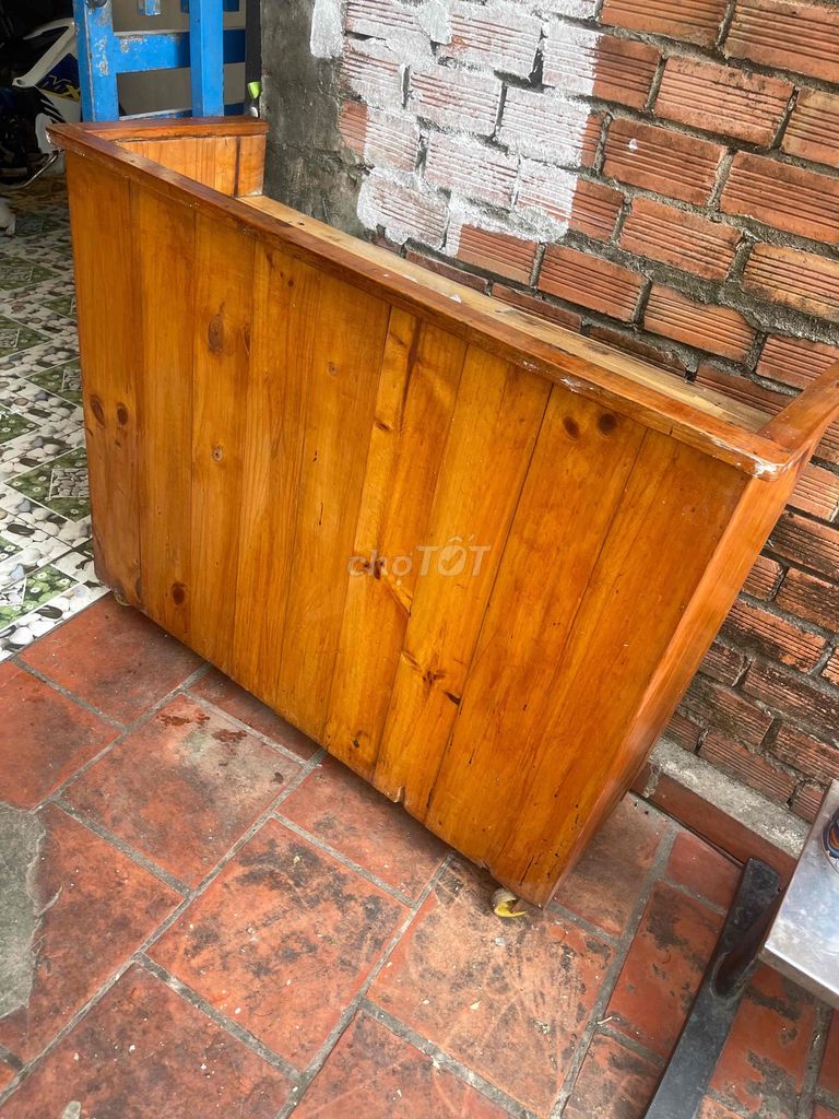 Kệ gỗ màu nâu đa năng. Mua bán Tủ, kệ gia đình tại Thành phố Biên Hòa Đồng Nai được đăng bởi quang thong hình 1