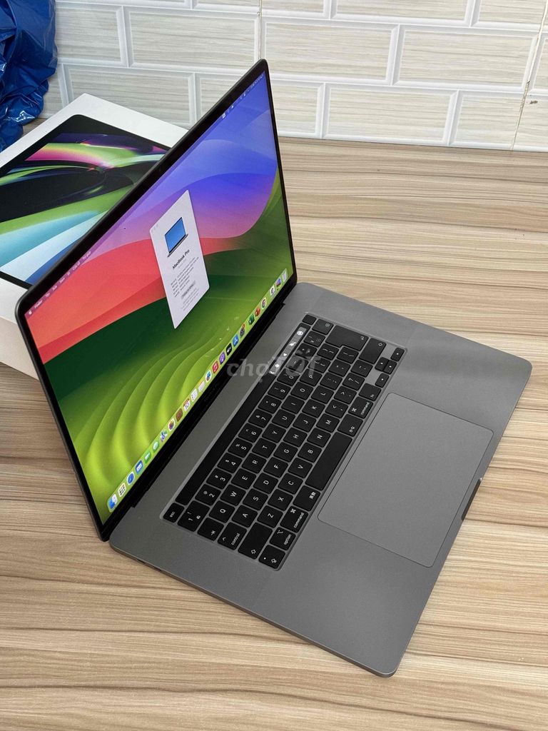 Macbook Pro 2019 -16 inch . i7/ 32 gb / 512 GB