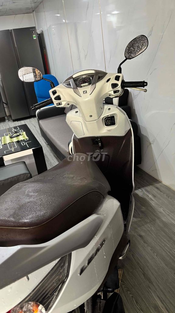 Honda Lead 2017 Trắng Xe zin...Nhanh gọn có fix. Mua bán Xe máy tại Thành phố Biên Hòa Đồng Nai được đăng bởi Bảo Huy hình 4