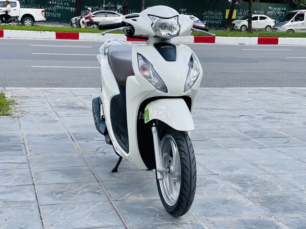 Honda Vision 110 Fi Trắng Bản Cao Cấp 2023 Biển 29. Mua bán Xe máy tại Quận Nam Từ Liêm Hà Nội được đăng bởi HẢI ĐĂNG hình 1