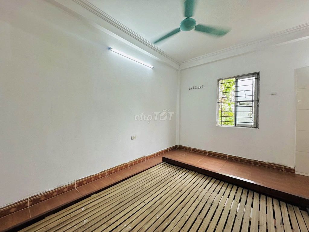 Phòng trọ 24 Kim Đồng gần Bách Kinh Xây