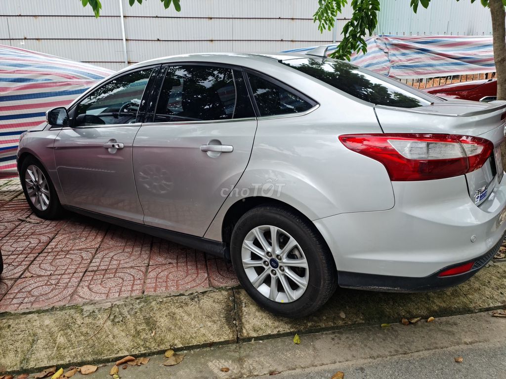 Ford Focus 2012 2.0 AT bản cao cấp full tính năng