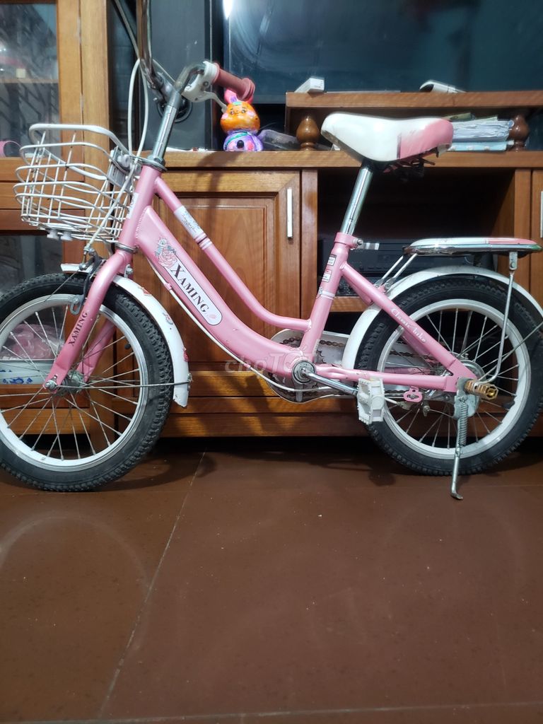 Xe đạp dành cho bé.màu trắng hồng