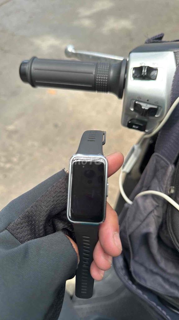 Huawei Band 10 Đen. Mua bán Thiết bị đeo thông minh tại Quận 11 Tp Hồ Chí Minh được đăng bởi NAM hình 1
