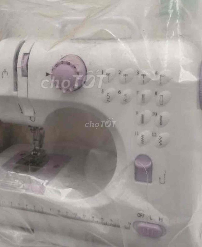 Máy may mini Trắng Nhựa Nhỏ gọn. Mua bán Nội thất, đồ gia dụng khác tại Huyện Thanh Trì Hà Nội được đăng bởi Huy hình 1