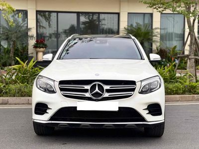 Mercedes-Benz GLC300 4Matic model 2018 màu trắng