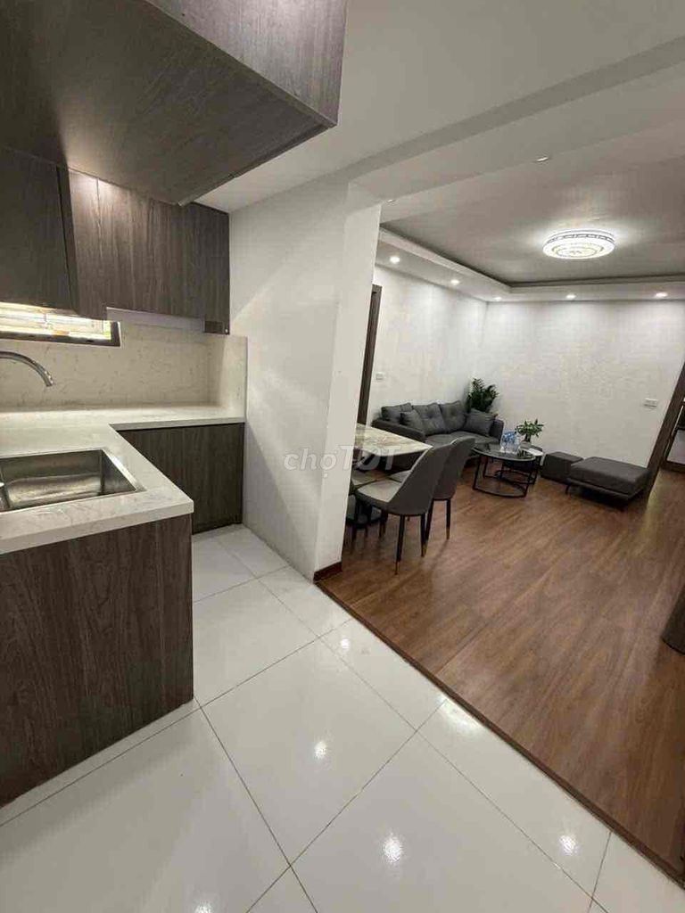 Cần bán gấp căn tập thể S=75m2, lô góc, sổ đỏ trao tay, full nội thất