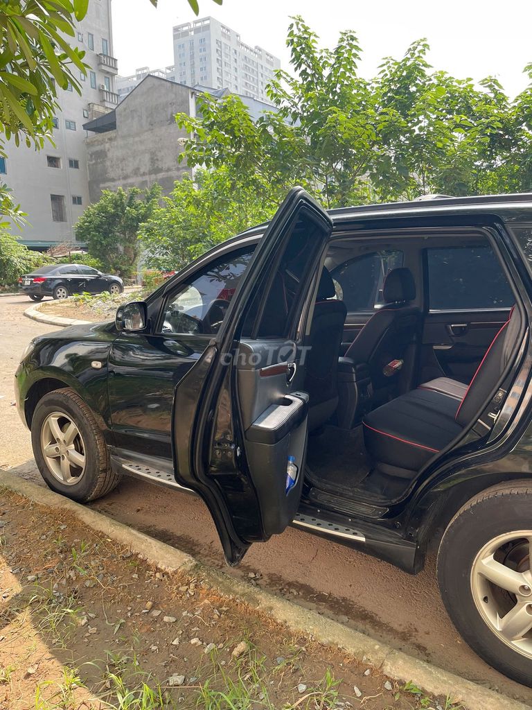 Hyundai SantaFe 2008 дизель, чёрный, 7 мест