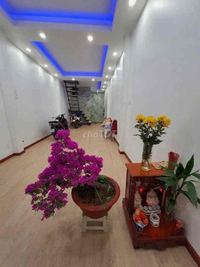 Rent · 2 bd · 48 м² · Quận 8, ул. Đường Phạm Hùng