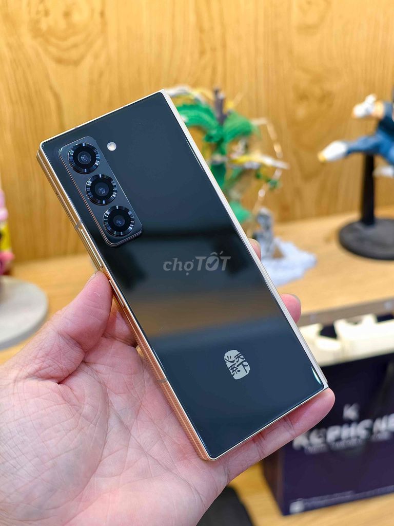 Samsung ZFold5 độ vỏ W24 Đen, Vàng đồng. Mua bán Điện thoại tại Quận 10 Tp Hồ Chí Minh được đăng bởi Khánh Trần hình 1