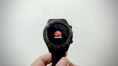 Huawei Watch 2 Porsche Design như tin đăng gl