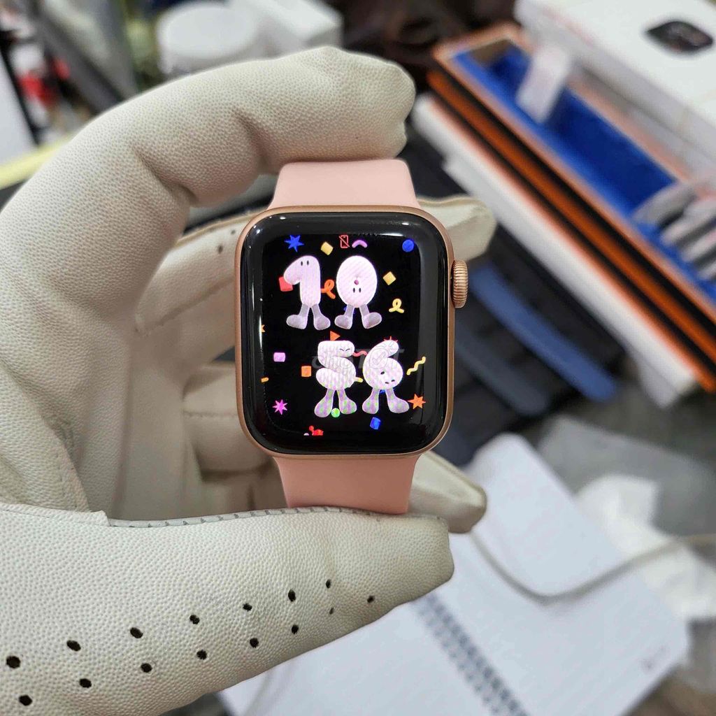 Apple Watch Seri 4 Rosé gold 40mm