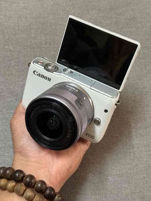 Canon EOS M10 + Kit 15-45mm STM (White)