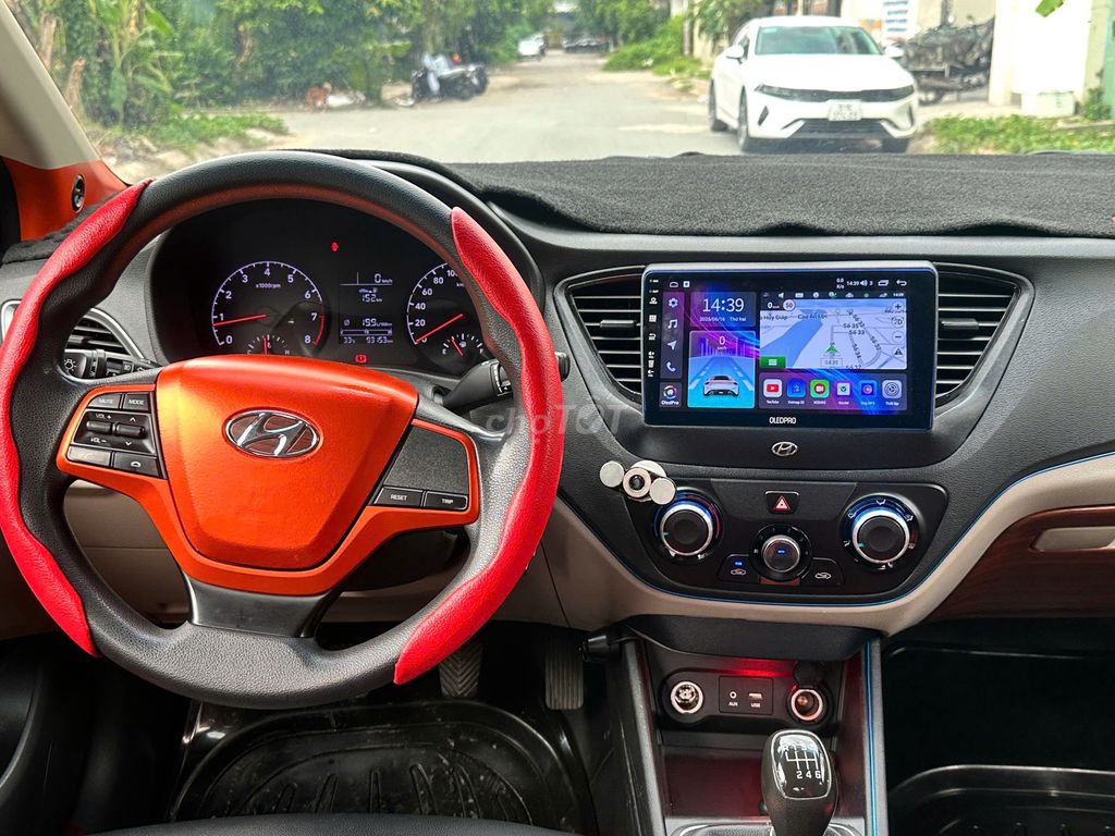 Hyundai Accent 2019 số sàn, màu trắng full đồ chơi. Mua bán Ô tô tại Quận Gò Vấp Tp Hồ Chí Minh được đăng bởi Việt 8080 hình 6