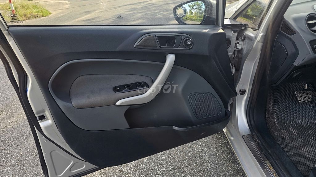 Ford Fiesta 2013 S 1.6 AT - 80000 km. Mua bán Ô tô tại Quận Cẩm Lệ Đà Nẵng được đăng bởi Nguyễn Đức Trưởng hình 9