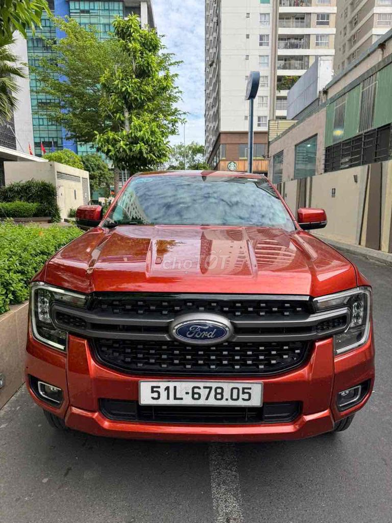 Ford Ranger XLS 2024 tự động - 4.800 km như mới