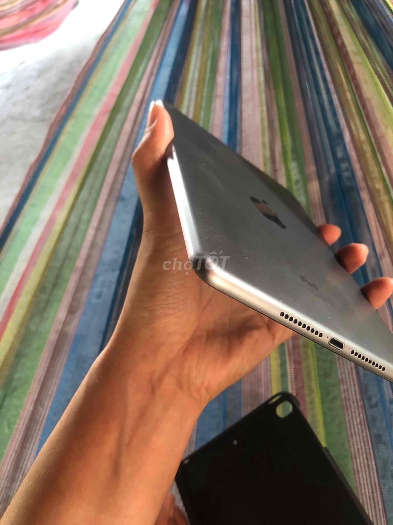 Ipad mini5 256gb loa hơi dè người dùng