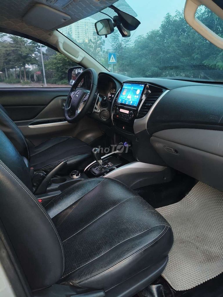Mitsubishi Triton 2017 4x4 AT Mivec - 120000 km. Mua bán Ô tô tại Huyện Thanh Trì Hà Nội được đăng bởi Chuyên mua bán xe Bán Tải Lướt  hình 12