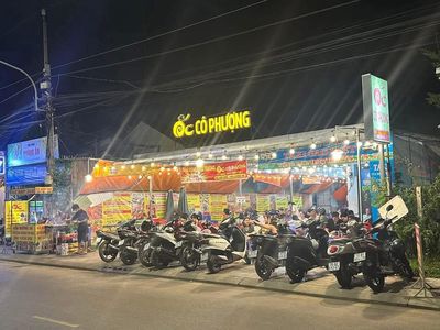 Cần sang gấp quán ốc 150tr có sẵn mái che, bàn ghế, khu bếp