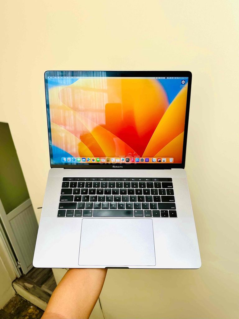 Macbook Pro 2018 US 15in i7/16/512