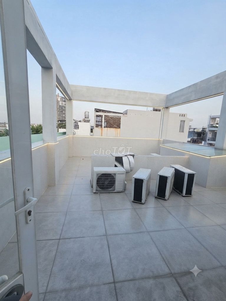 Денежный поток ~50 млн/мес - Ширина 5.4M - 83M² - 5 этажей - Грузовая аллея 6м