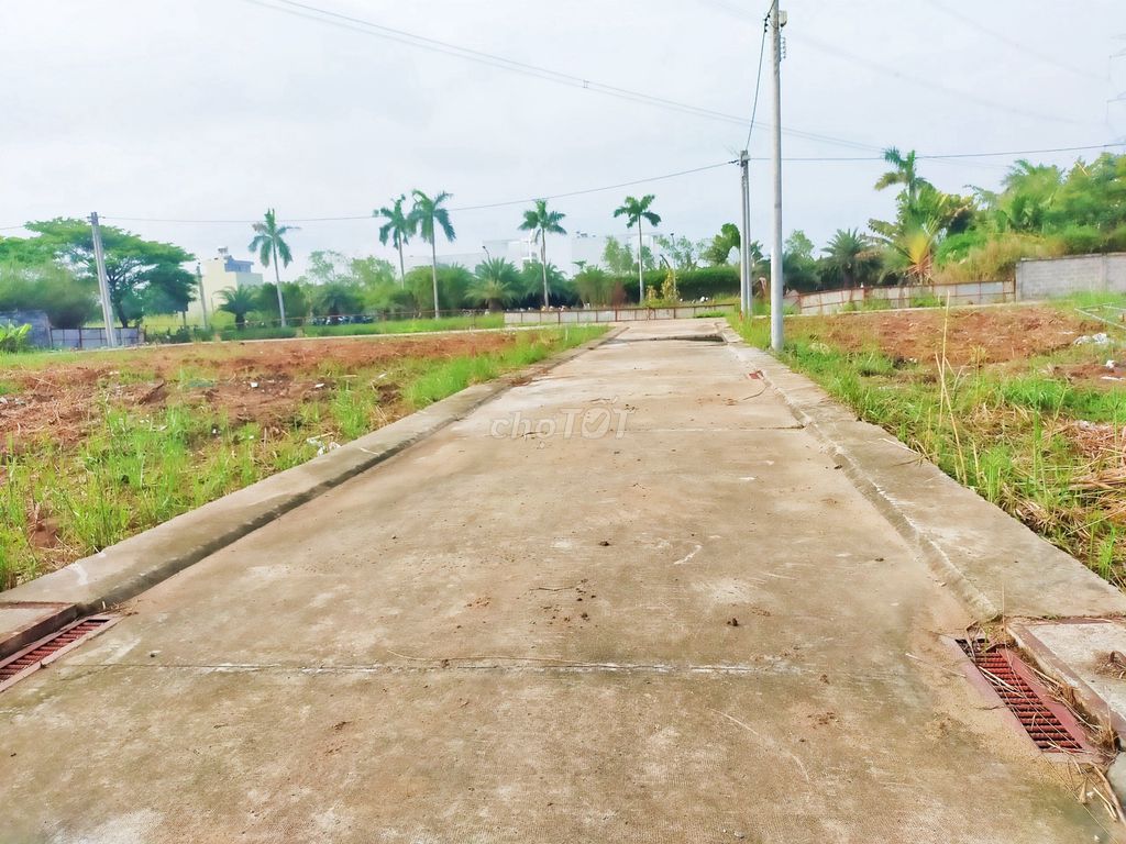 BÁN ĐẤT 100M2 ( 5X20)  Long Hậu cách   Nhà Bè 1,5 km