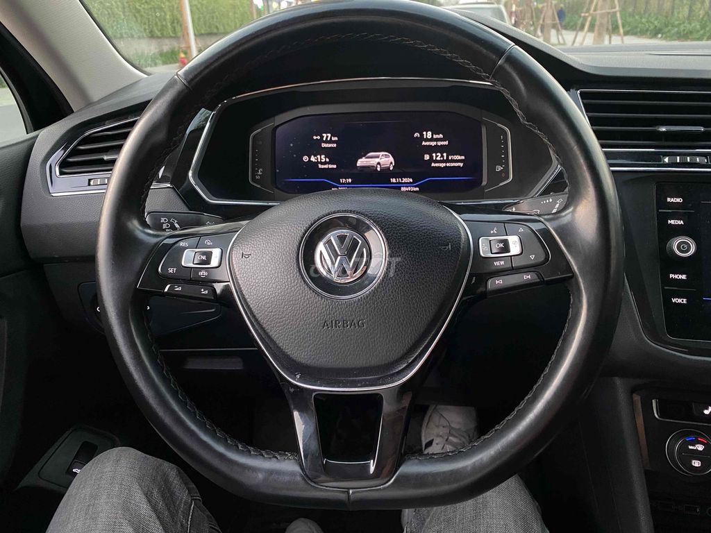 Volkswagen Tiguan 2018. Mua bán Ô tô tại Quận Nam Từ Liêm Hà Nội được đăng bởi KM Auto hình 4