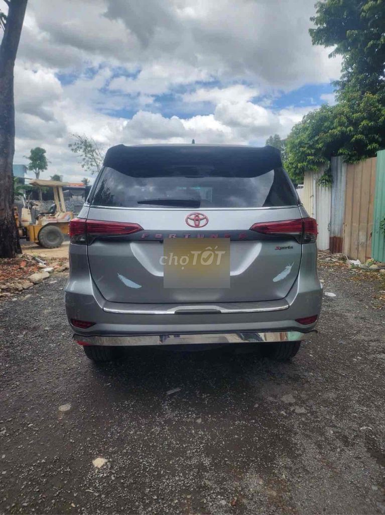 Toyota Fortuner 2021, серый