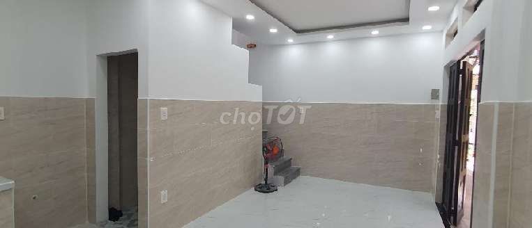 BÁN NHÀ MỚI GẦN SÂN BAY, NGANG HƠN 5M, 3 TẦNG BTCT, HẺM 3M, NHỈNH 3T