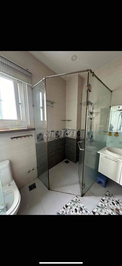 Комната в новом доме, отдельный этаж