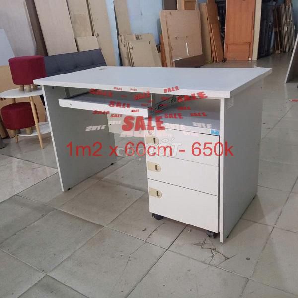 bàn văn phòng có học kéo 1m2