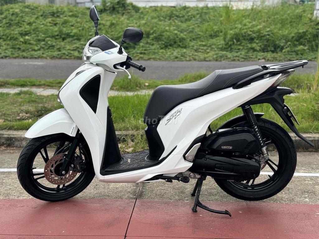 SH 125 đời 2018 màu trắng đen 43D1-697.39