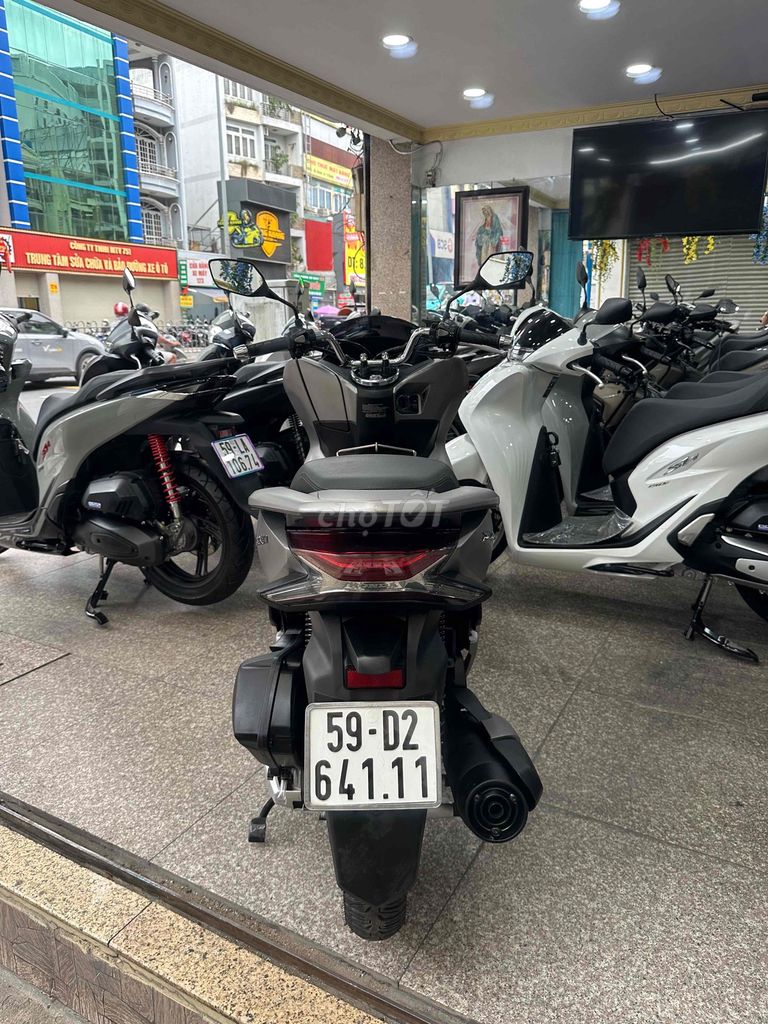 PCX 150 2018 Smartkey Bạc Đen BSTP Chính Chủ. Mua bán Xe máy tại Quận Phú Nhuận Tp Hồ Chí Minh được đăng bởi Ngô Hà hình 4