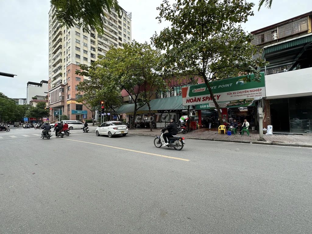 Bán nhà mặt phố Huỳnh Thúc Kháng, 94m4,MT 7m, thuê 70tr/tháng, 34.8 tỷ