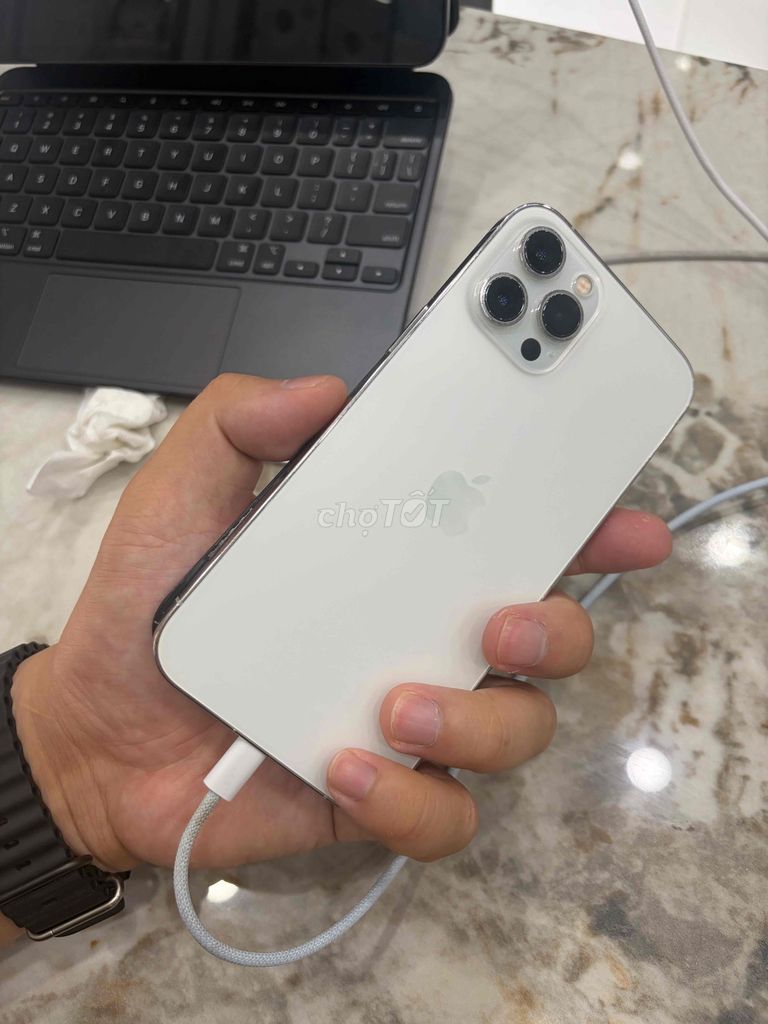 Apple iPhone 12 Pro Max Trắng Đã sử dụng. Mua bán Điện thoại tại Huyện Thanh Trì Hà Nội được đăng bởi Đoàn Xuân Tùng hình 1
