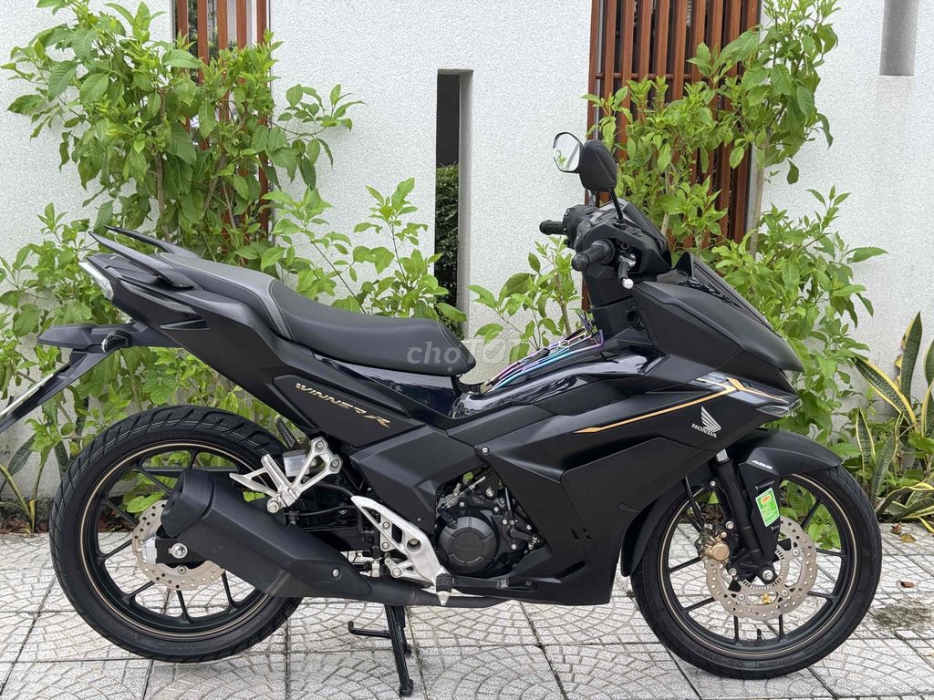 Владелец автобуса Honda Winner R ABS 47, черный