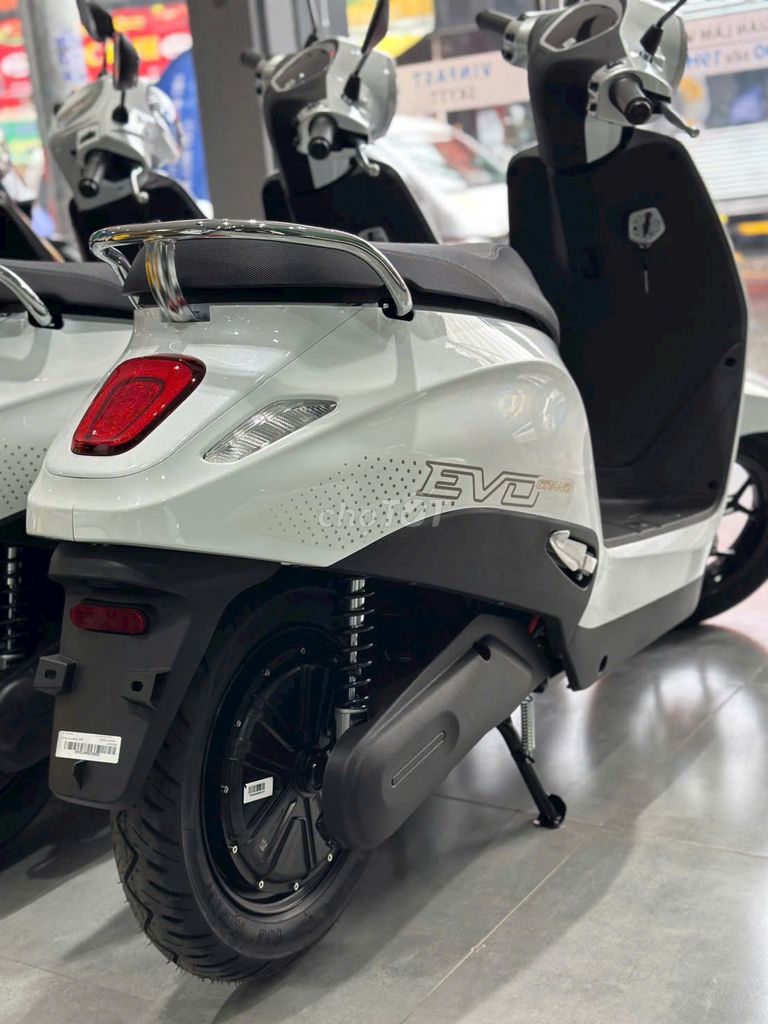 VINFAST EVO GRAND_HỖ TRỢ GÓP NỢ XẤU_SẴN XE ĐỦ MÀU. Mua bán Xe máy tại Quận Bình Tân Tp Hồ Chí Minh được đăng bởi VinFast Giải Pháp Việt hình 3