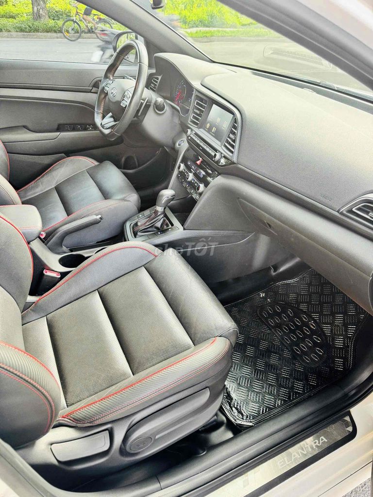 Hyundai Elantra 2019 Sport 1.6 Bản Cao nhất. Mua bán Ô tô tại Thành phố Dĩ An Bình Dương được đăng bởi Nguyễn Sơn Auto hình 7