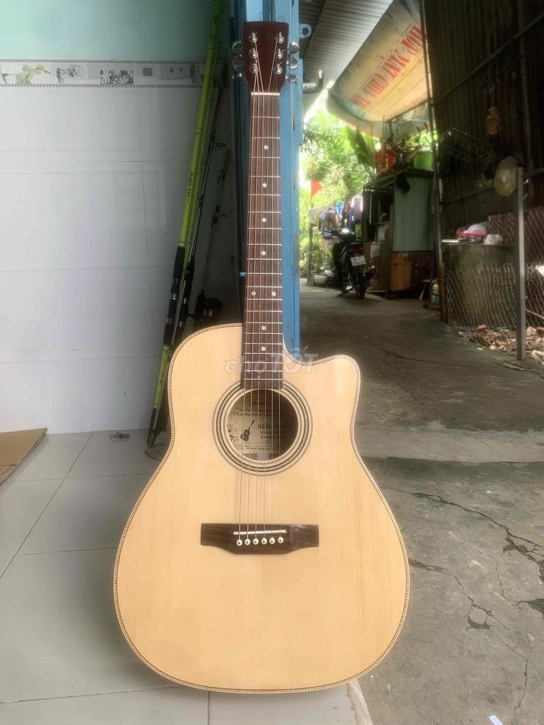 guitar gỗ thịt hồng đào