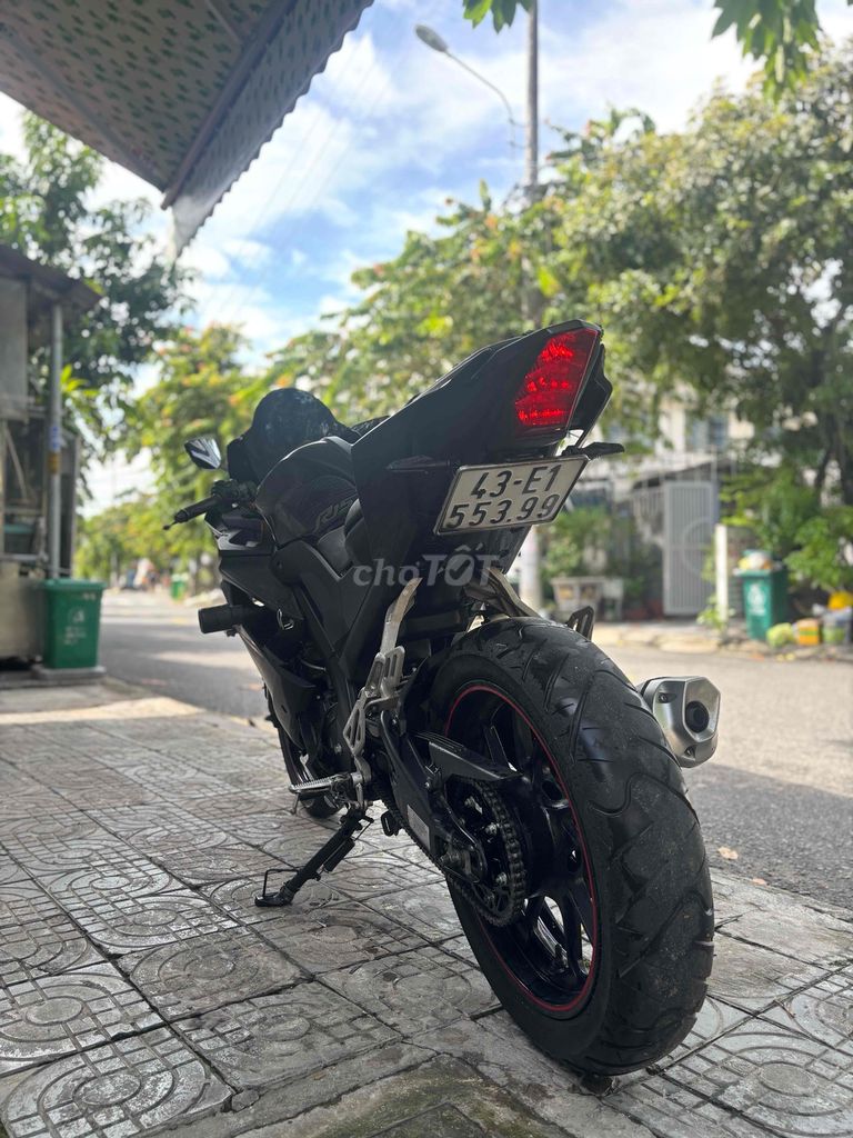 cần bán yamaha R15 V3 bstp chính chủ. Mua bán Xe máy tại Quận Cẩm Lệ Đà Nẵng được đăng bởi Minh Đức Nguyễn hình 4