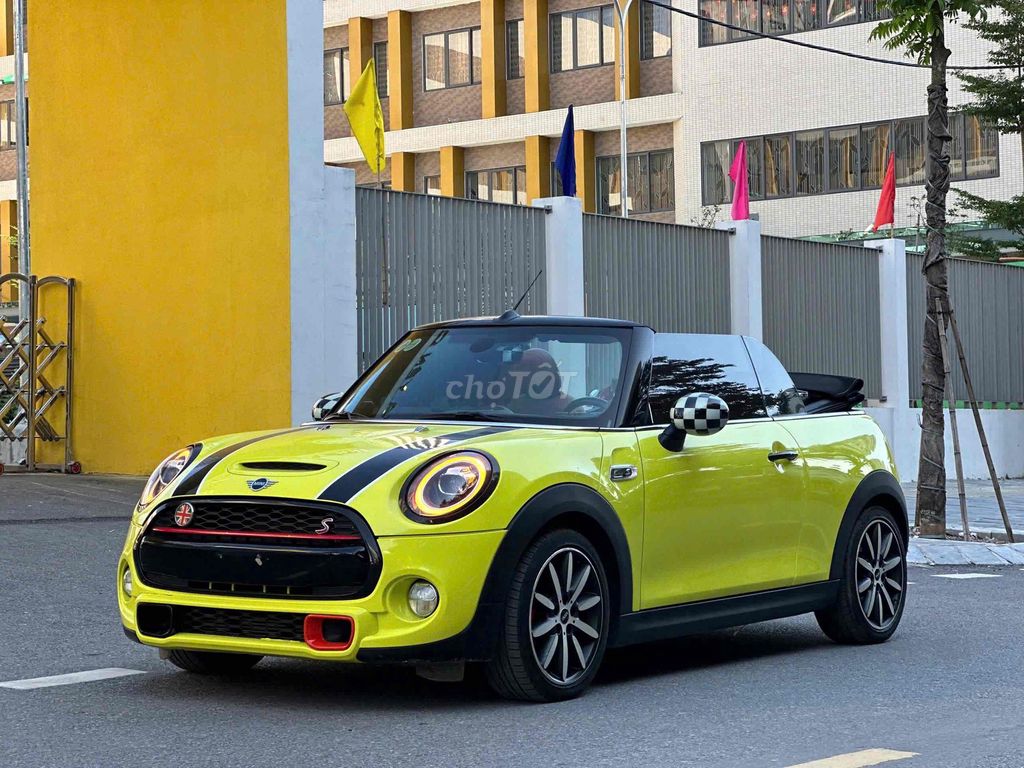 MINI Cooper S mui trần sx 2018 siêu đẹp. Mua bán Ô tô tại Quận Cầu Giấy Hà Nội được đăng bởi Cao Quý hình 17