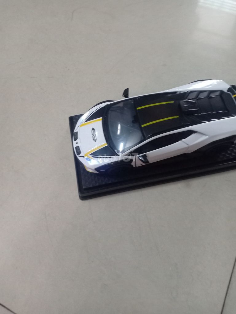 Xe mô hình Lamborghini Trắng