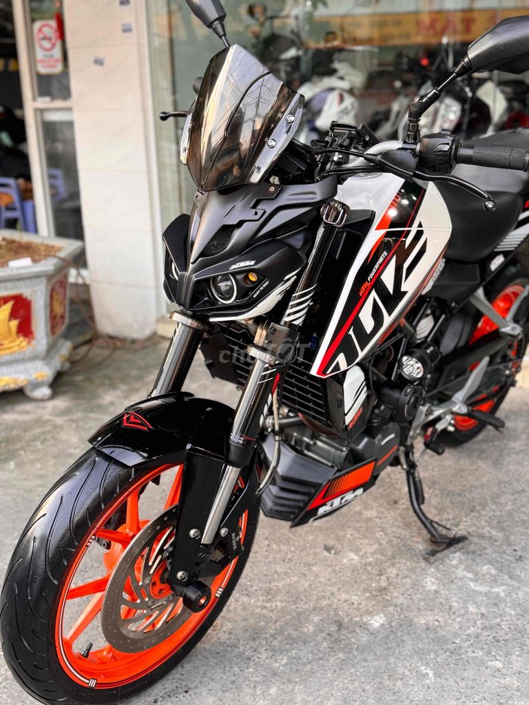 Cần bán KTM Duke 200 2020 Biển SG 9 chủ Xe keng. Mua bán Xe máy tại Quận Bình Tân Tp Hồ Chí Minh được đăng bởi Việt Motor Bình Tân hình 4
