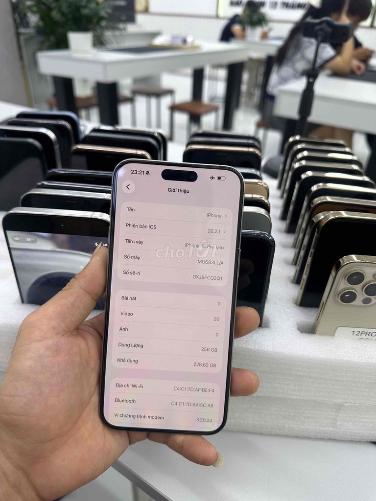 iPhone 15 Pro Max 256GB Vàng. Mua bán Điện thoại tại Thành phố Thủ Dầu Một Bình Dương được đăng bởi HPhone Iphone Thủ Dầu Một hình 1
