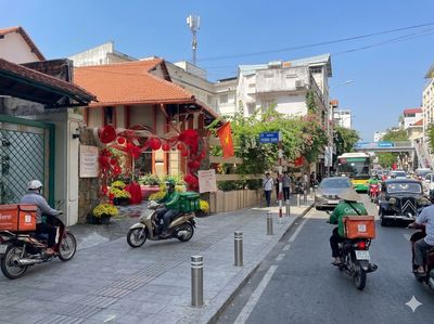 CHO THUÊ MẶT BẰNG 2 MẶT TIỀN THÀNH THÁI QUẬN 10- NHÀ TRỆT DTSD ~250M2