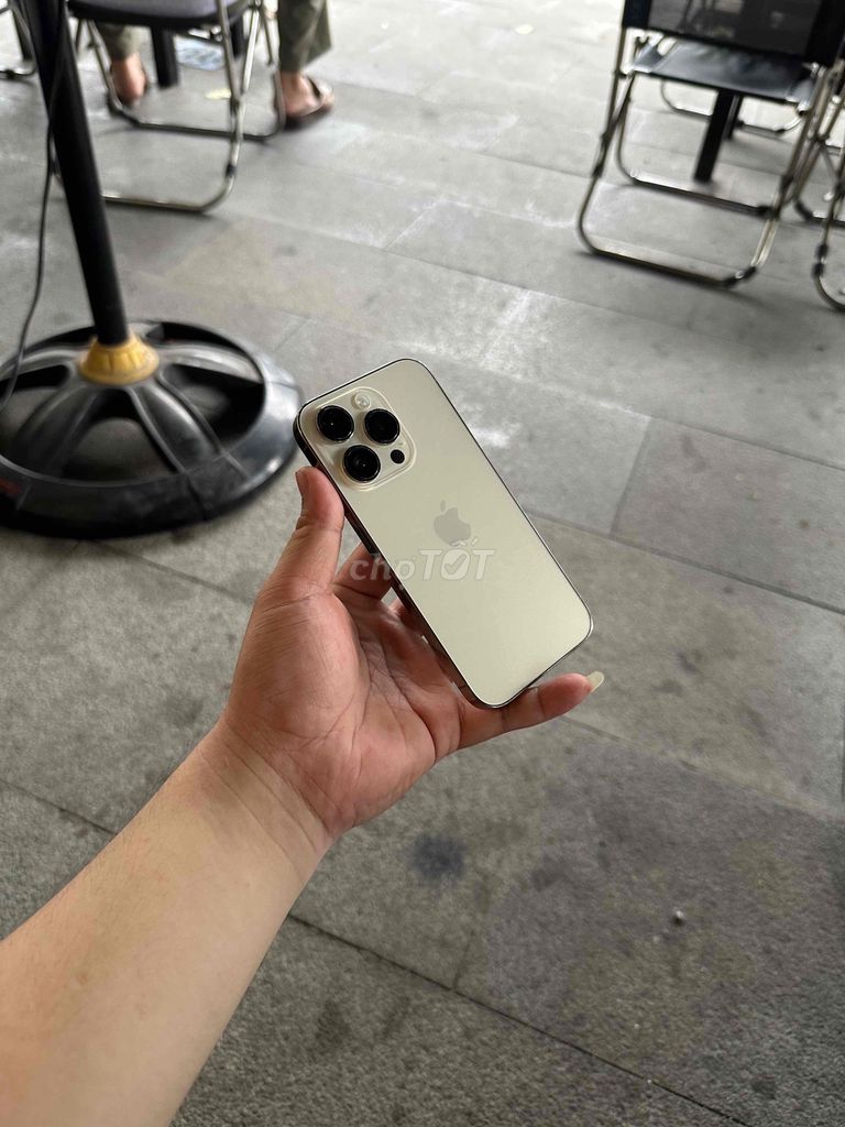 Apple iPhone 14 Pro 128GB Vàng. Mua bán Điện thoại tại Quận 10 Tp Hồ Chí Minh được đăng bởi Lê Hoàng Khoa  hình 1