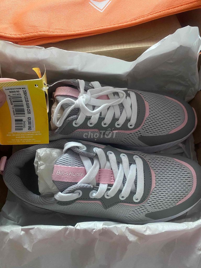 Giày thể thao Bitis Hunter Nữ size 35. Mua bán Giày dép tại Quận Bình Tân Tp Hồ Chí Minh được đăng bởi Man Dang Bitis hình 1