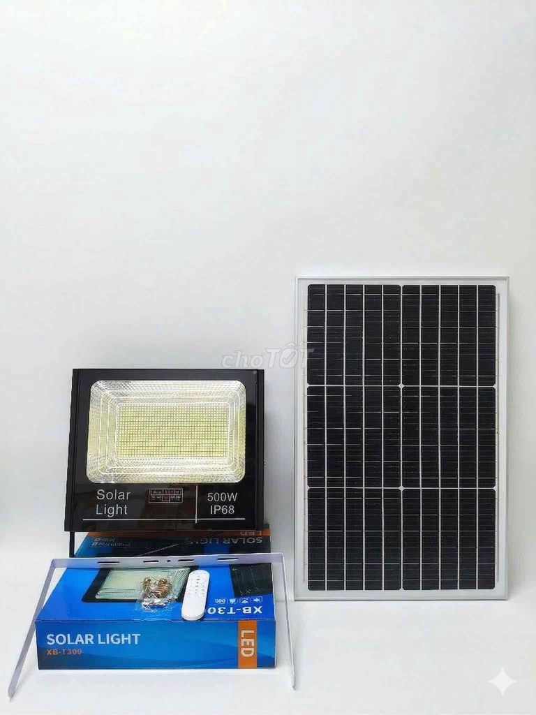Đèn pha năng lượng mặt trời 500W. Mua bán Đèn tại Quận Tây Hồ Hà Nội được đăng bởi Trương Minh Quý hình 1